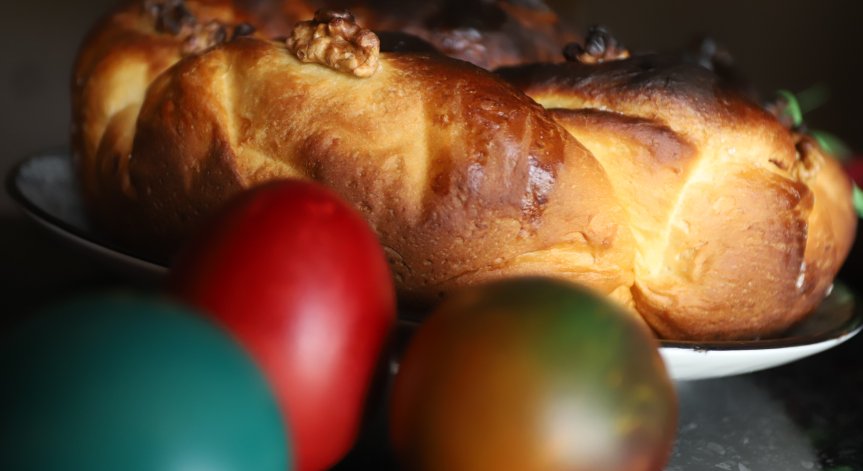 България vs Гърция: Купуваме по-евтини яйца за Великден, трапезата ни близо 450 лв.