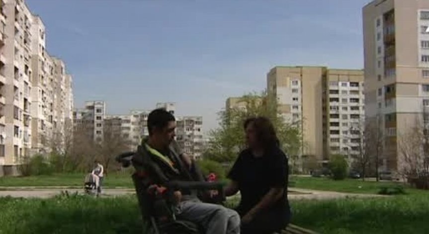 Калфин уволни чиновника, нарекъл протестиращите майки 