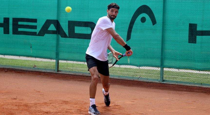 И треньорът на Григор е заразен с Ковид-19