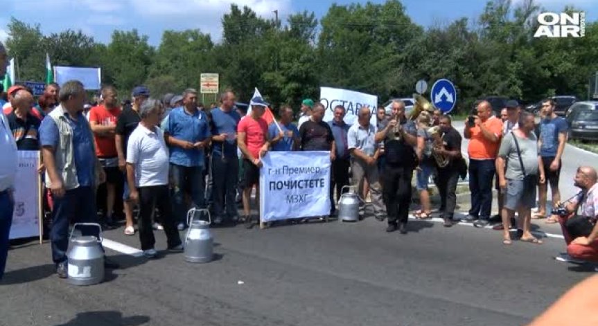 Над 5000 фермери на протест пред Министерския съвет