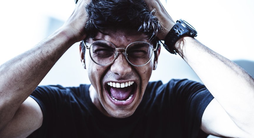 Кое поведение води до саморазрушение?