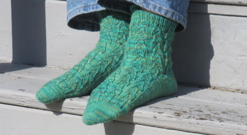 Финландците избягват фитнесите заради Ковид-19, бягат по чорапи в снега