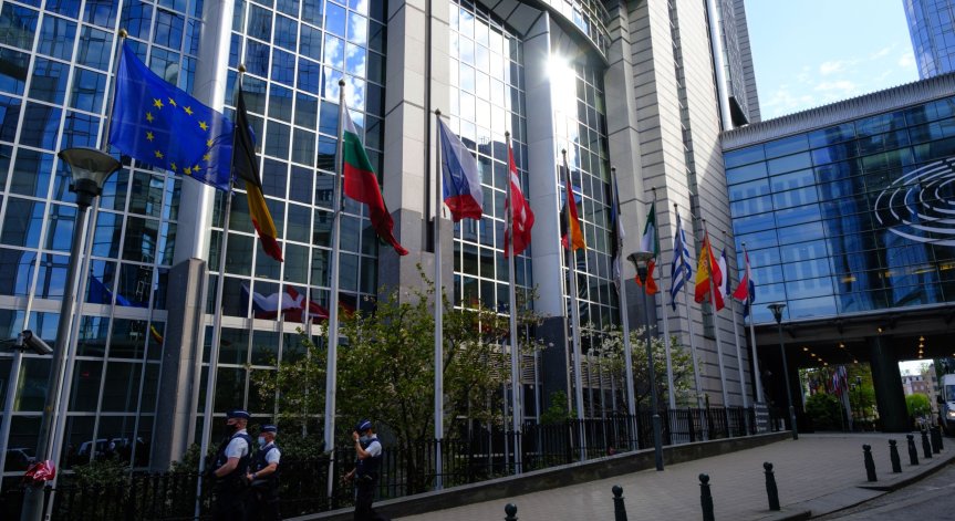 ЕП призовава за приемане на България и Румъния в Шенген