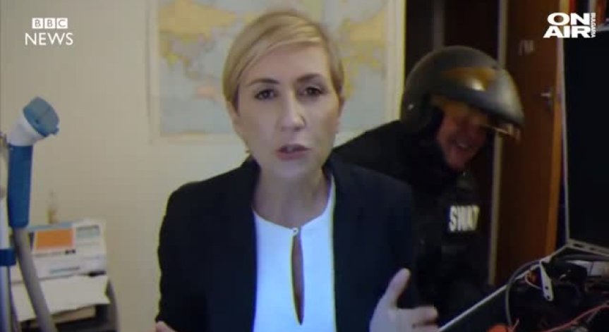 Нова Зеландия направи пародия на даващия интервю татко по BBC