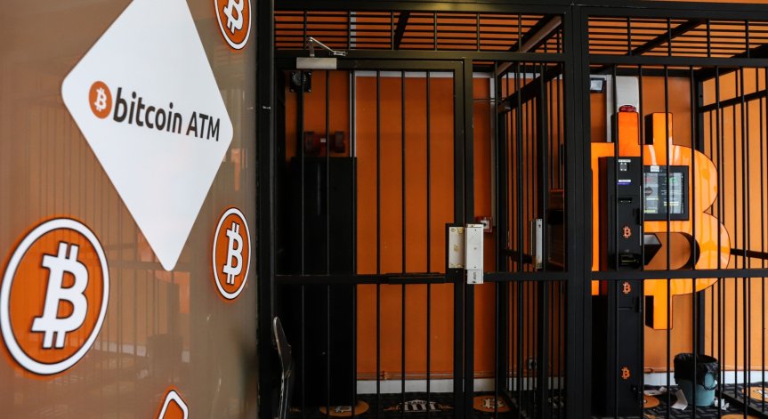 Касапница на криптопазара: Проблем ли са дигиталните валути за пазара?