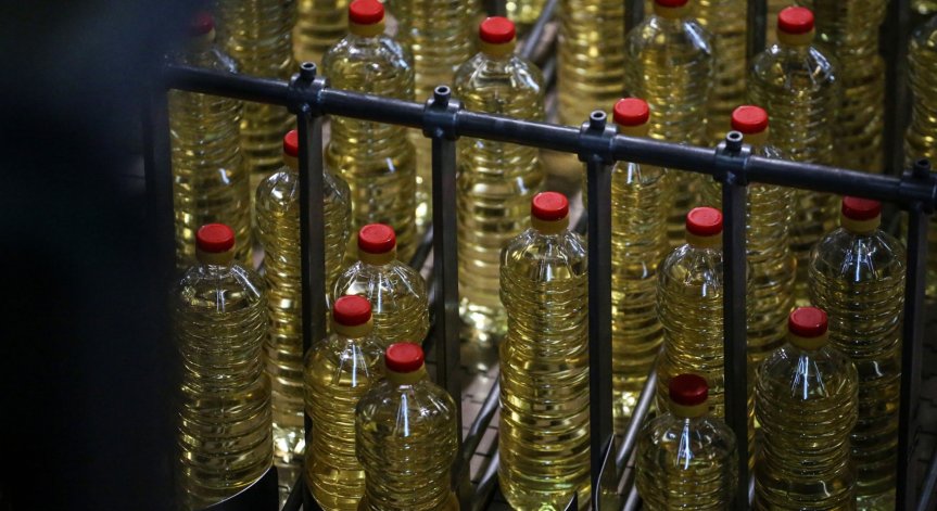 Поевтиняването на храните на едро спря, олиото пак тръгна нагоре