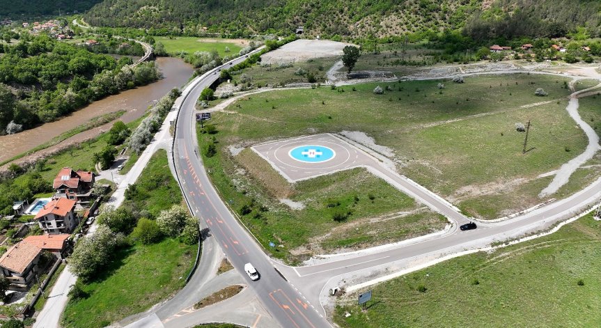 Хеликоптерното летище до тунел 