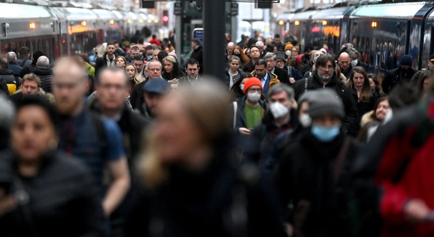 Случаите на Ковид-19 във Великобритания отново растат