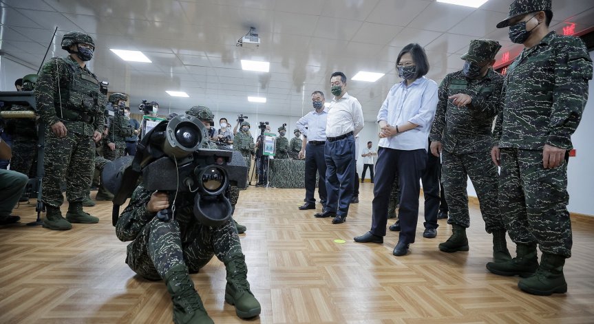 Китай предупреди САЩ за катастрофа в отношенията заради Тайван