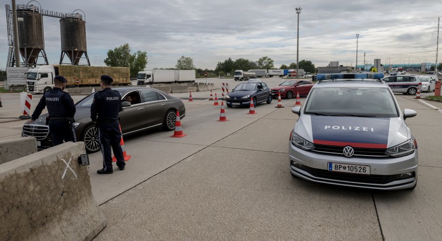 Австрия въведе граничен контрол със Словакия заради нелегалните мигранти