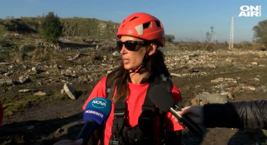 Трети ден издирват отнесената от водата жена в община Камено