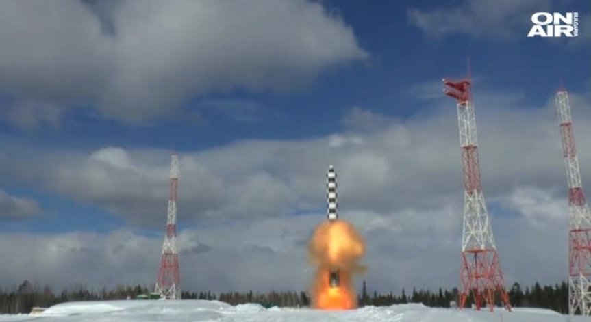 Русия демонстрира сила с междуконтинентална ракета