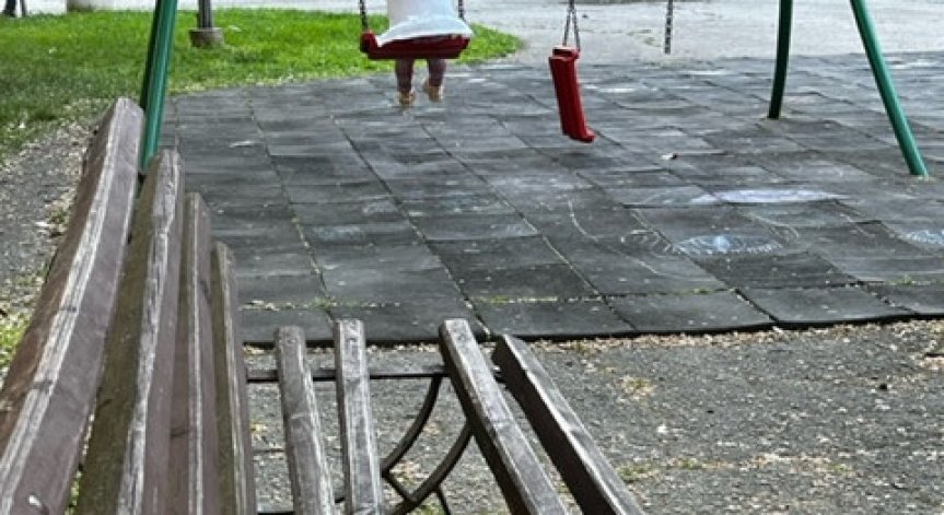 Helpbook: Детска площадка в Русе е в трагично състояние