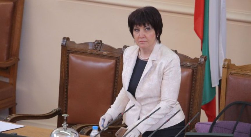 Депутатите обсъждат оставката на Цвета Караянчева