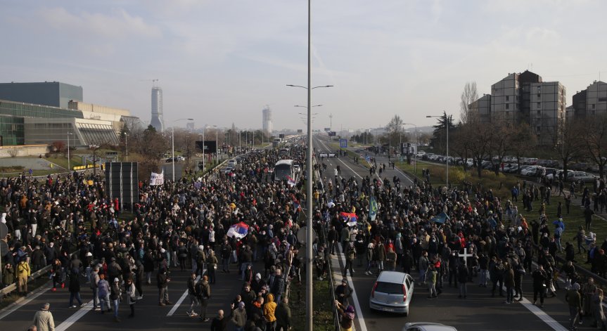Джокович подкрепи протестите в Сърбия, блокирали над 50 населени места
