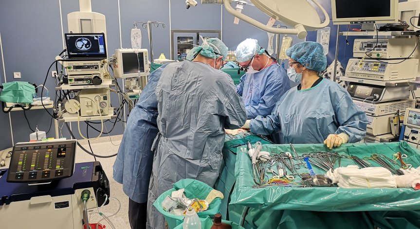 ВМА се похвали с модерна апаратура за чернодробна хирургия
