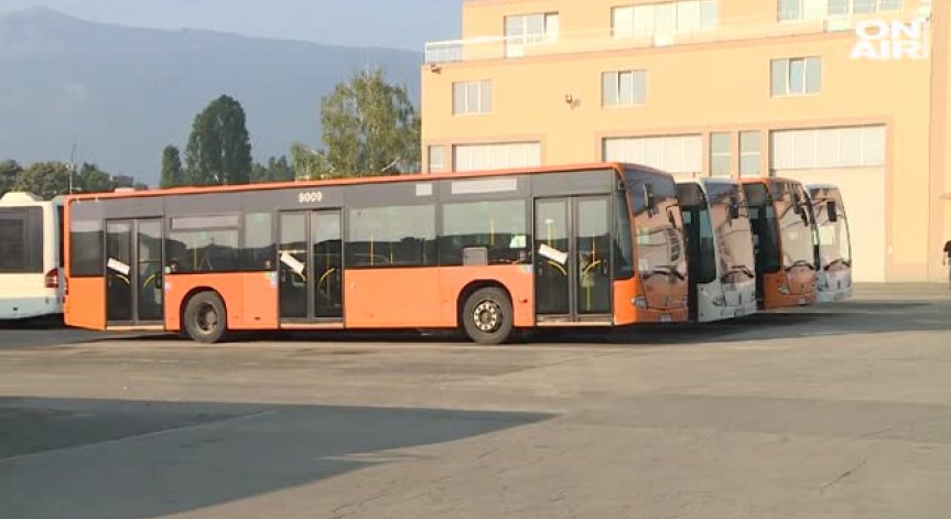 Допълнителни автобуси тръгват в столицата заради Задушница