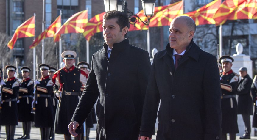 Над половината от вас: България трябва да постави ултиматум на РСМ