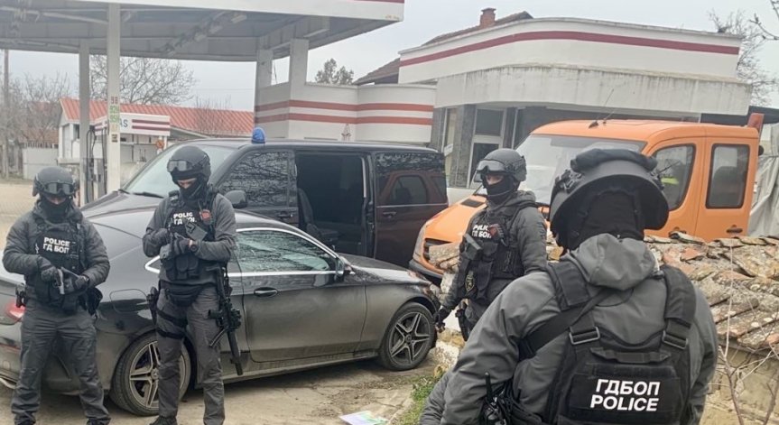 Удариха група за изнудване и закани за убийства