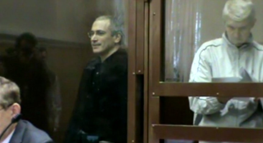 Ходорковски пристигна в Швейцария със семейството си