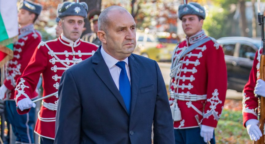 Първи май е ден за заслужено признание към трудещите се, заяви Радев.