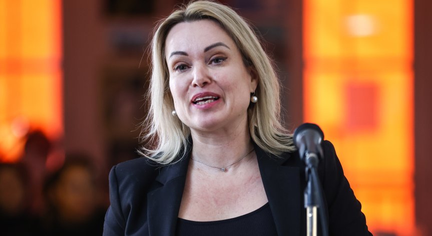 Марина Овсянникова ще лежи 8,5 г. в затвора, ако се прибере в Русия