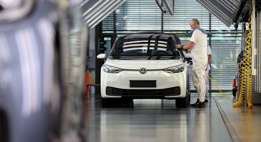 VW обяви кога слага край на дизела и бензина в Европа