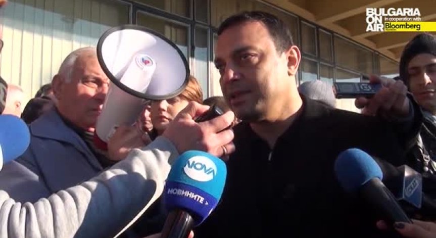 400 души блокираха влакове край Карлово