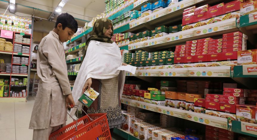 Опашките пред касите в магазините за храна изчезват?