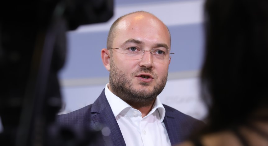 Нов негативен рекорд: Засякоха шофьор да кара с над 240 км/ч в София