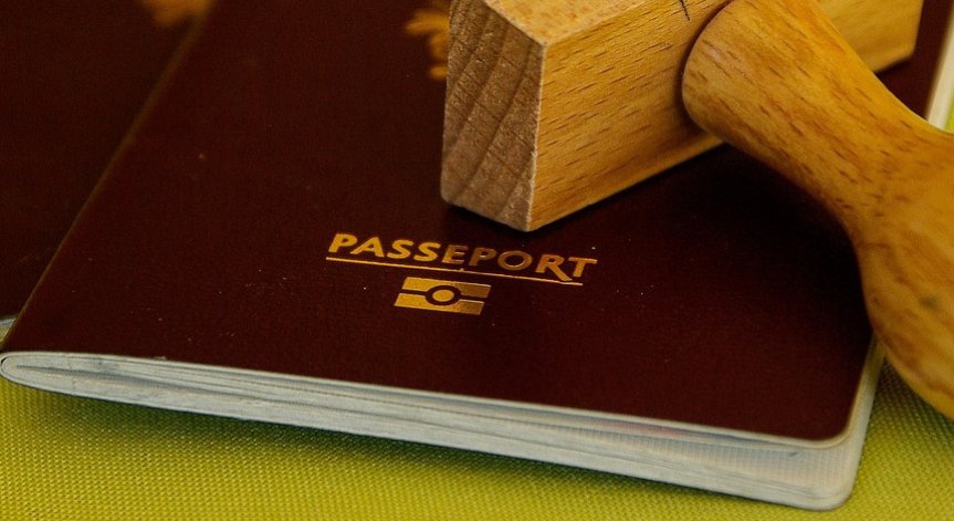 Не изпълнил конкретни свои служебни задължения.