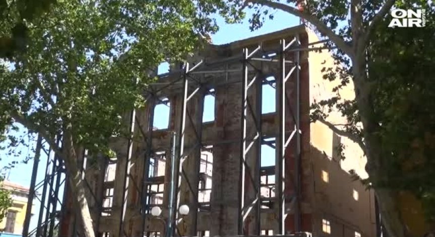 Лъч надежда за Пловдив: Възстановяват изгорелите тютюневи складове