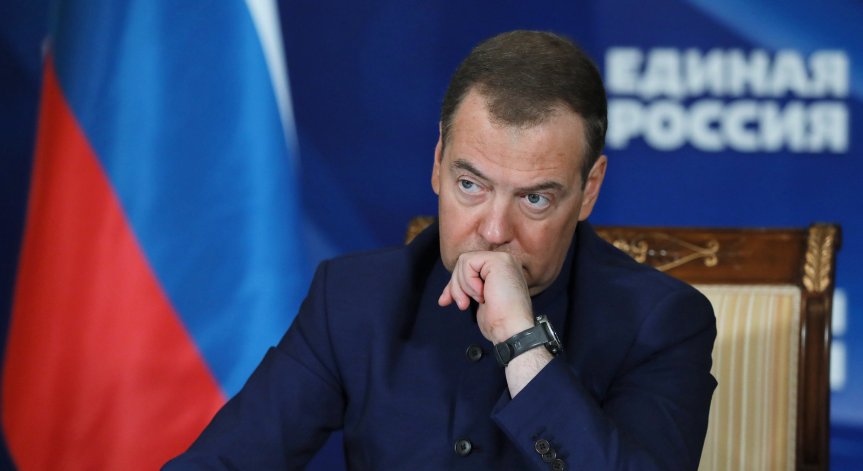 Медведев за Байдън: Може да започне Трета световна война поради разсейване