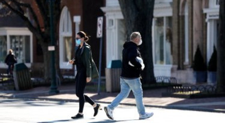 Носенето на маски на открито във Вашингтон става задължително