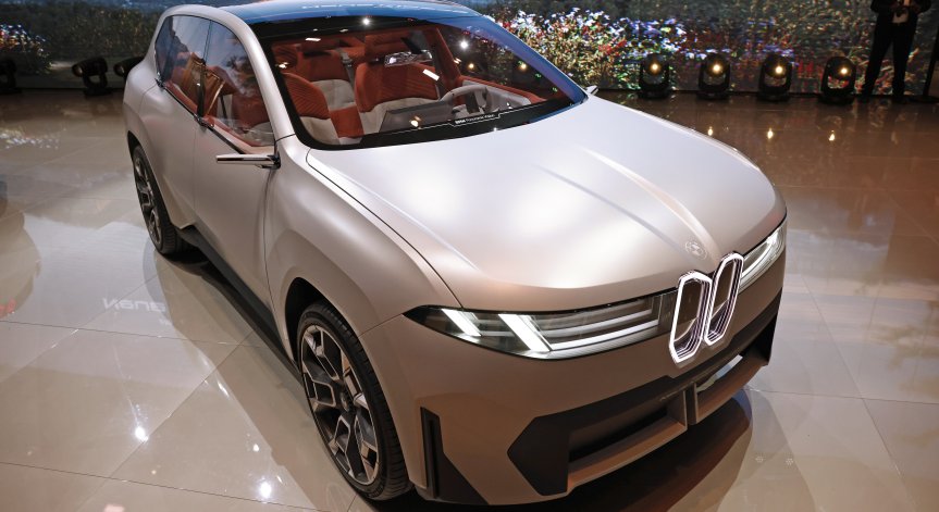 BMW, която разчита на Китай като основен пазар, отбеляза спад на продажбите.