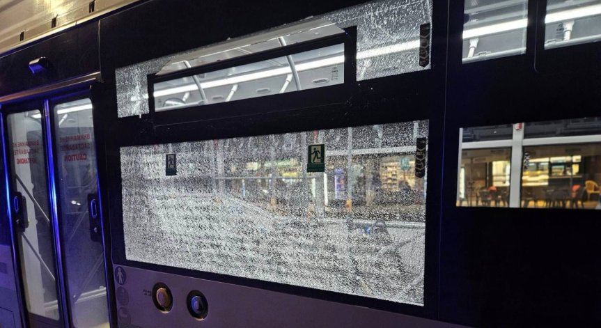 Стреляха по автобус на градския транспорт в Габрово