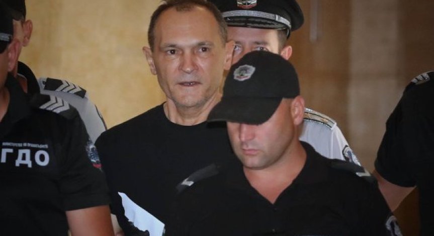 Васил Божков не се е прибрал доброволно у нас, бил е екстрадиран?