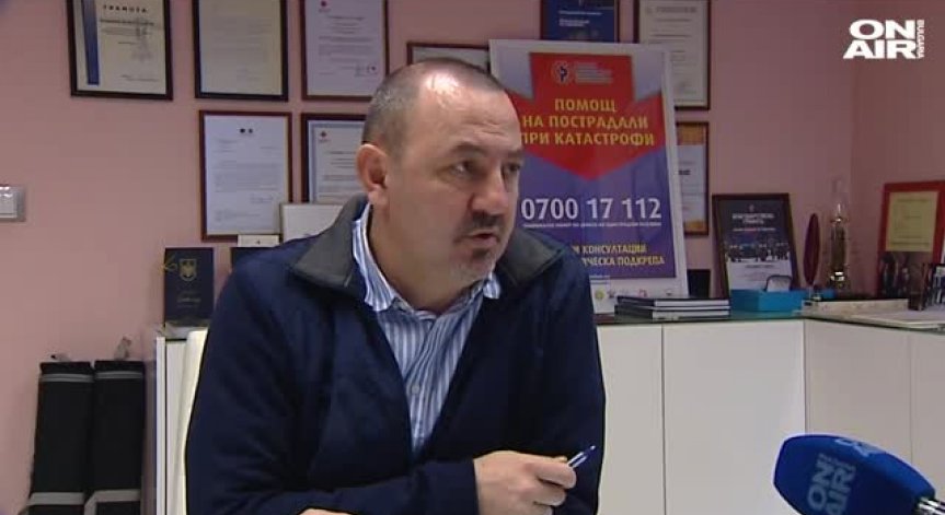 Полицията бори войната на пътя с клип с тежки катастрофи