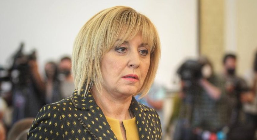 Манолова: Промяна, а не подмяна! Чакаме да чуем имената на министрите 