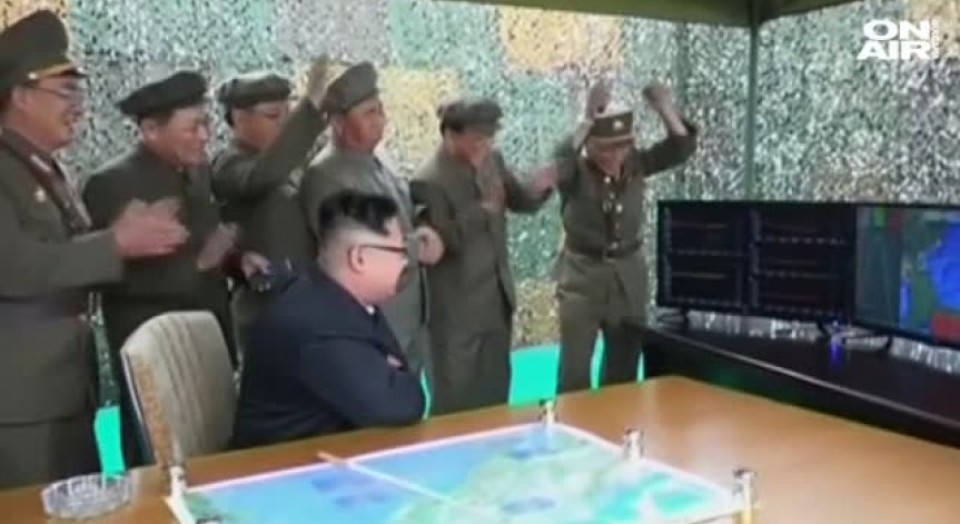 Пхенян в готовност да изстреля 12 ракети близо до Гуам