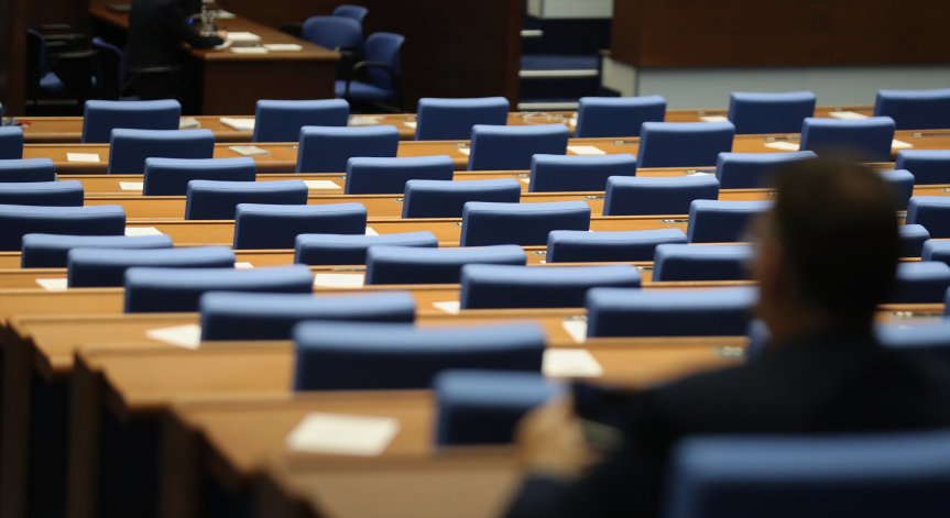 Трети ден провал на работата на НС заради липса на кворум