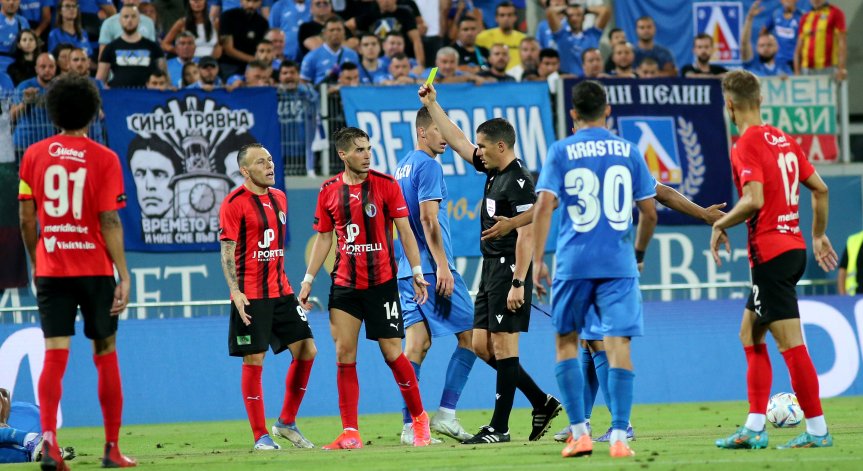 Изхвърлиха от нарядите на Шампионската лига съдията от 