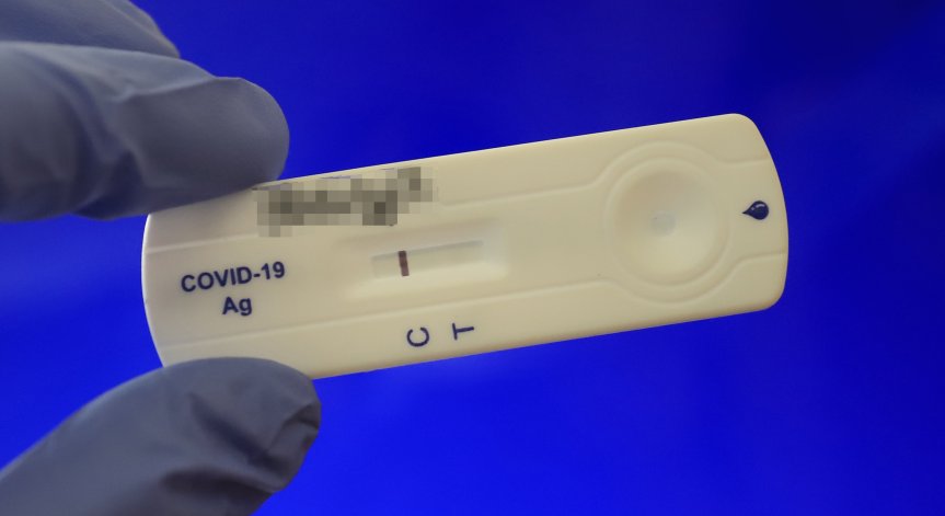 След антигенни тестове: Един на всеки осем души в Англия е имал Ковид-19