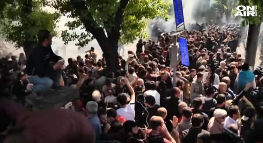 Десетки ранени при протест срещу президента в Армения