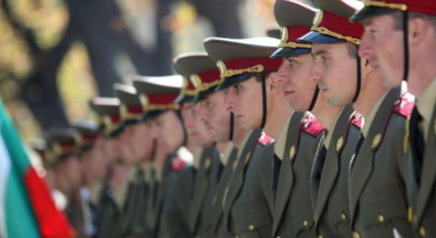 Доверието на българите в армията - най-високо от десетилетие насам