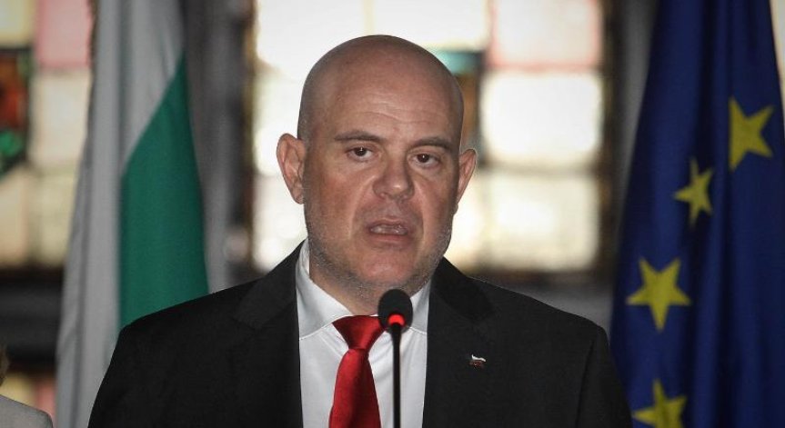 Гешев продължава срещите с партиите, днес ще разговаря с БСП