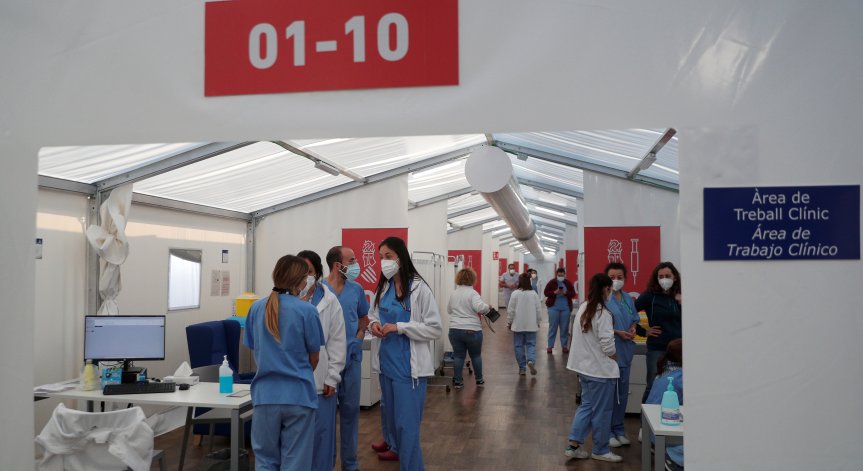 Тревожна ситуация в болниците в Испания, лекари призовават за ново затваряне