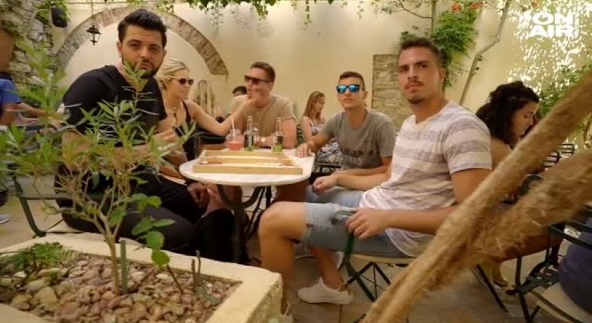 И гърците сготвиха летния хит Despacito