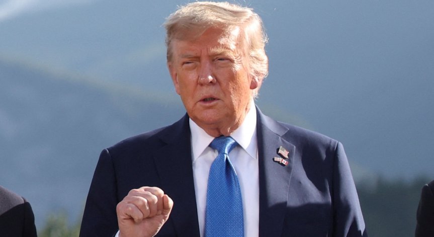 Тръмп активно обмисля да помогне на Израел в неговата военна кампания.