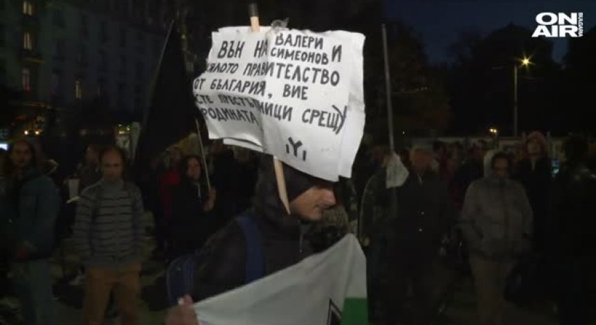 Протестиращите майки блокираха движението на бул. 